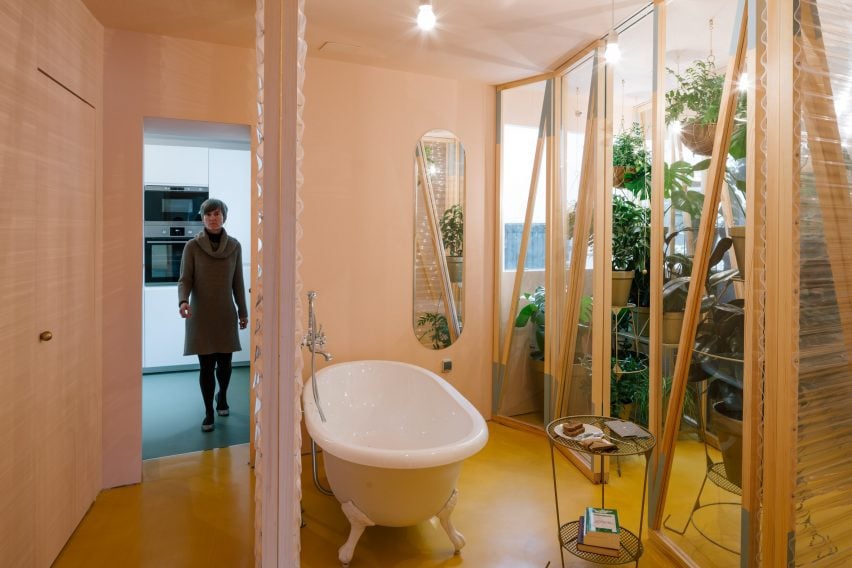 Bathroom in Bathyard House apartment