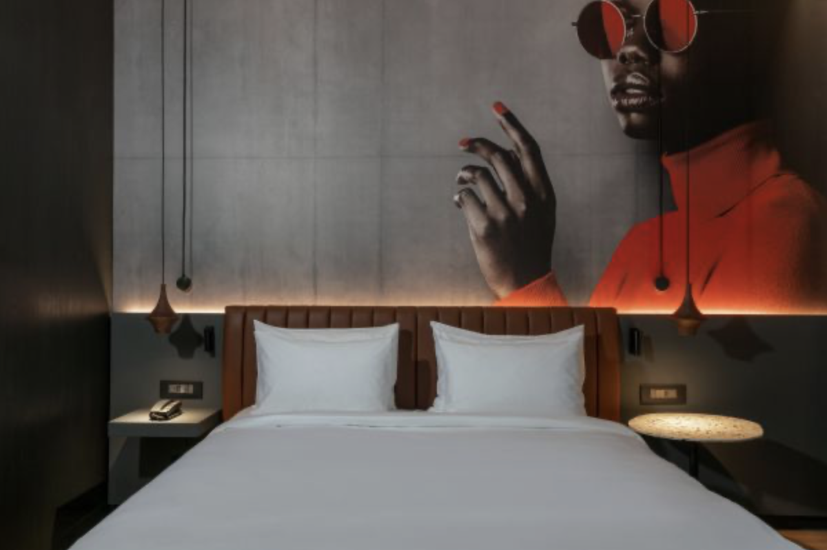 Radisson RED Central London
