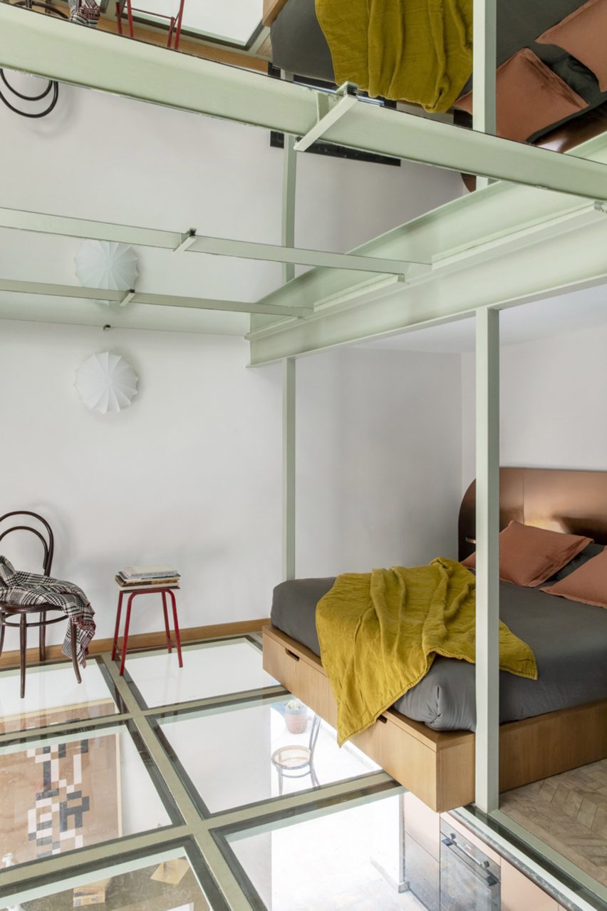 Bedroom with glass floor in RA House by StudioTamat