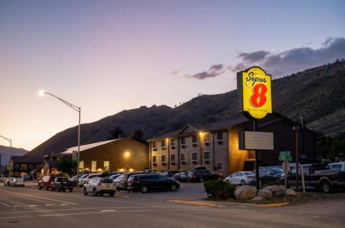 Marcus & Millichap Arranges Sale of Super 8 Hotel Near Yellowstone National Park