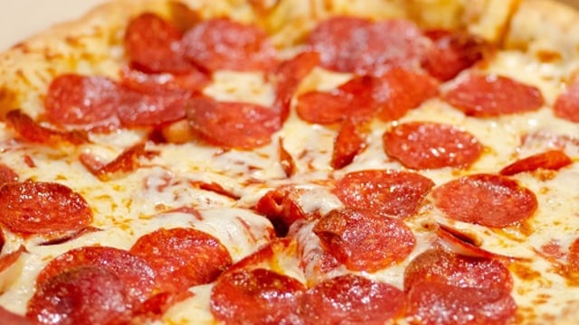 Pizza Ranch Adds Earned Wage Access, Cashless Tips