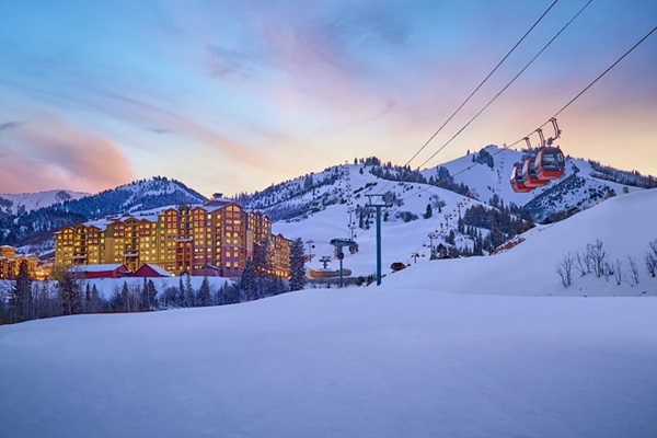 CoralTree assumes management of DoubleTree Park City