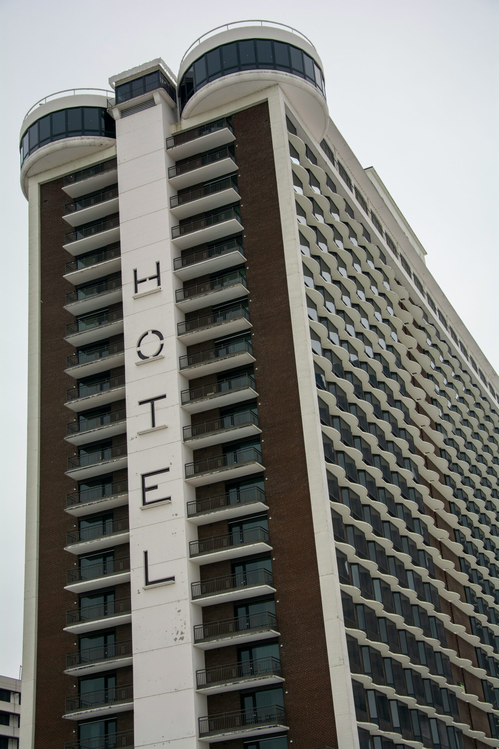 What Hotel Investors Need to Know About Agentic Hotel Distribution in 2026