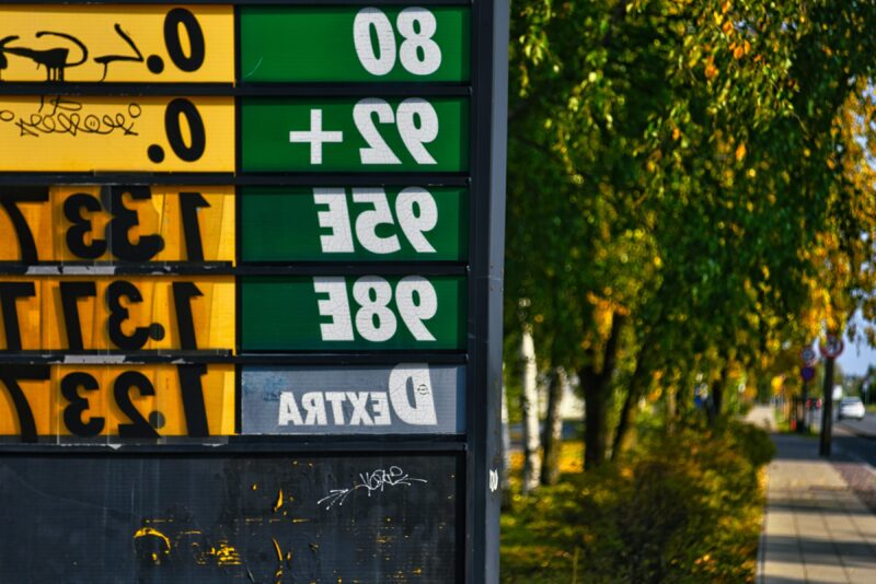 Surging Jet Fuel Costs Due to Iran Conflict May Lead to Higher Airfares, Warns United Airlines CEO