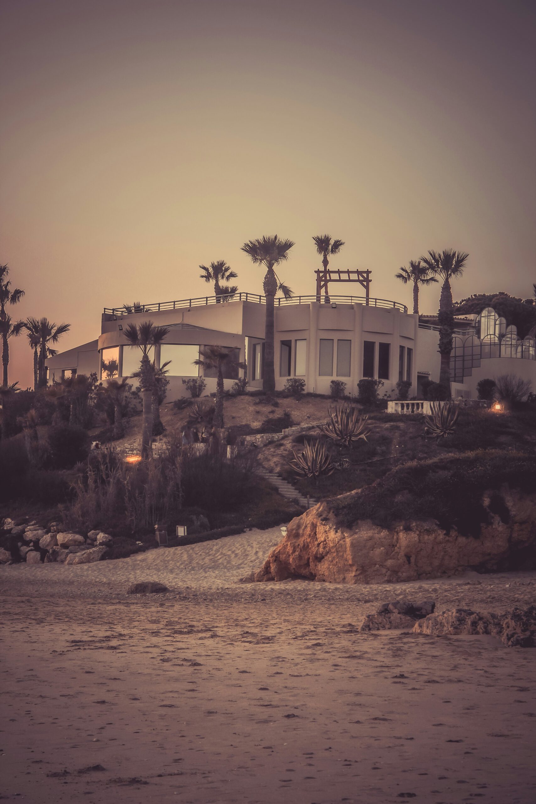 Airbnb Luxe Achieves $800 Million in 2025, Highlighting Importance of Data-Driven Client Personalization in Luxury Hospitality