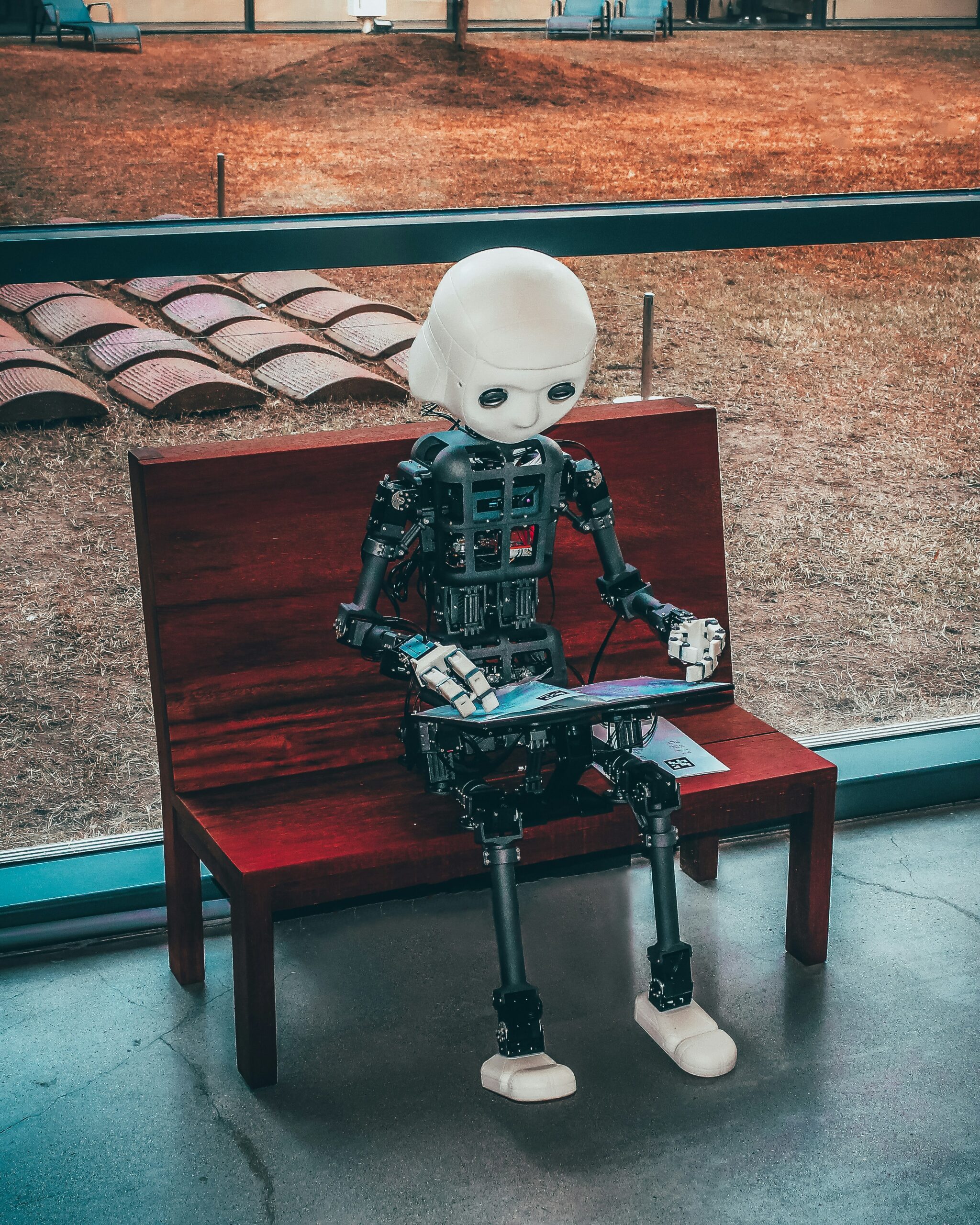 Invisible AI Concept in Hospitality Enhances Guest Experience by Supporting Staff and Preserving Human Touchpoints