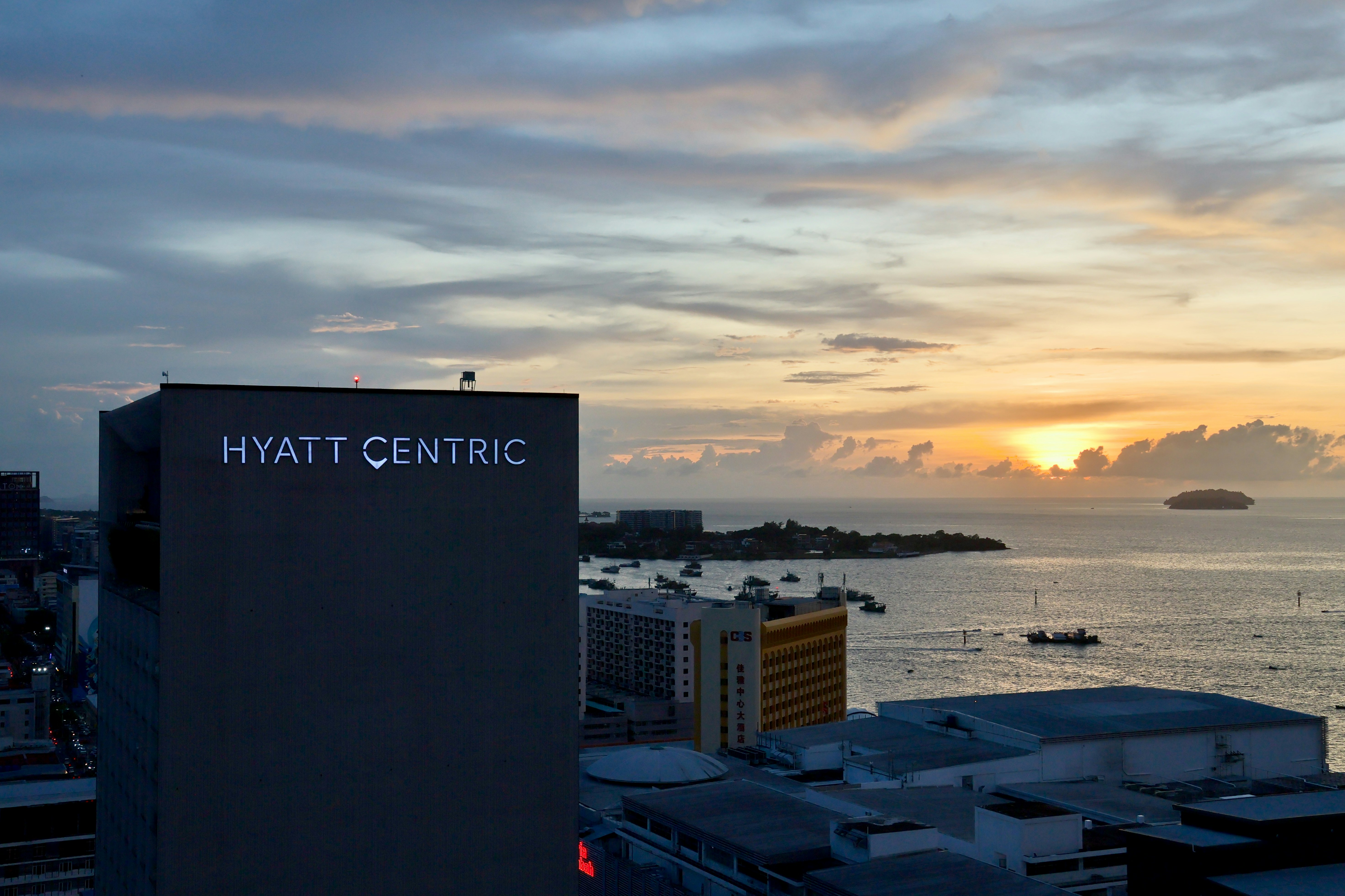 Hyatt Hotels Reports 5.9% RevPAR Increase in Q2 2026, Net Income Reaches $110 Million