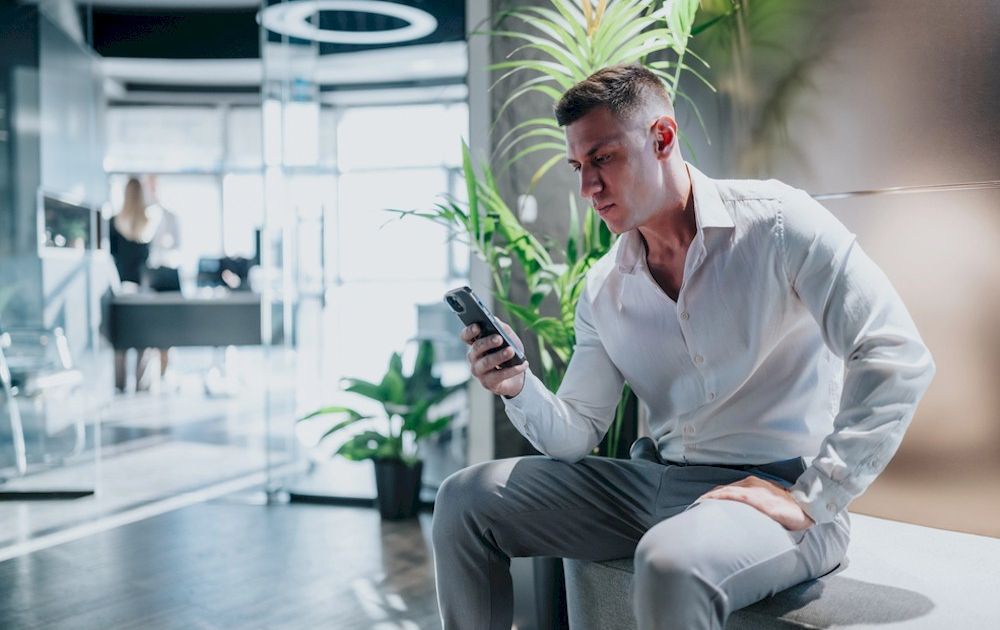 Hilton Embraces AI to Enhance Hospitality, Focusing on Guest Experience and Staff Empowerment, Not Replacement