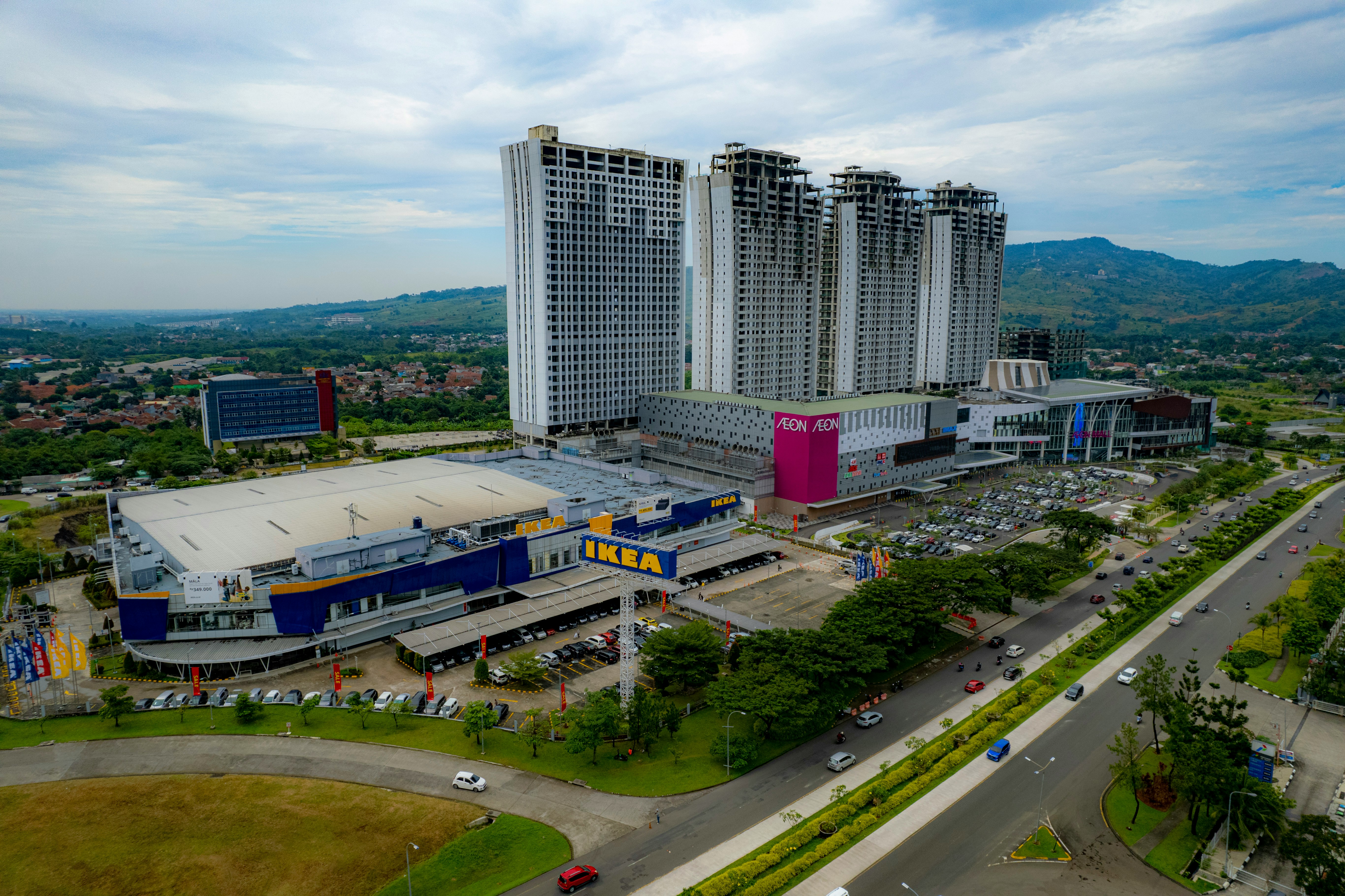 Hotel Wholesalers Evolve into Industry Giants, Limiting Risk Diversification for Independent Hotels