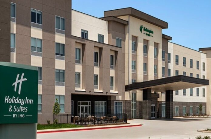 Holiday Inn Opens 106-Room Hotel Near Denver Airport, Featuring New Lobby Design and Modern Amenities