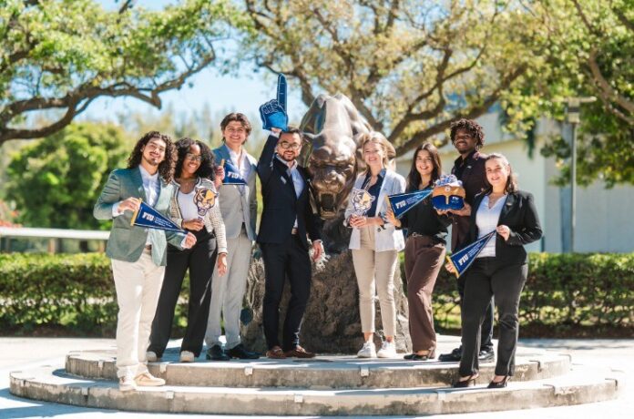 Dr. Michael Cheng of FIU Named 2025 Hospitality Legend of the Year by HSMAI South Florida Chapter