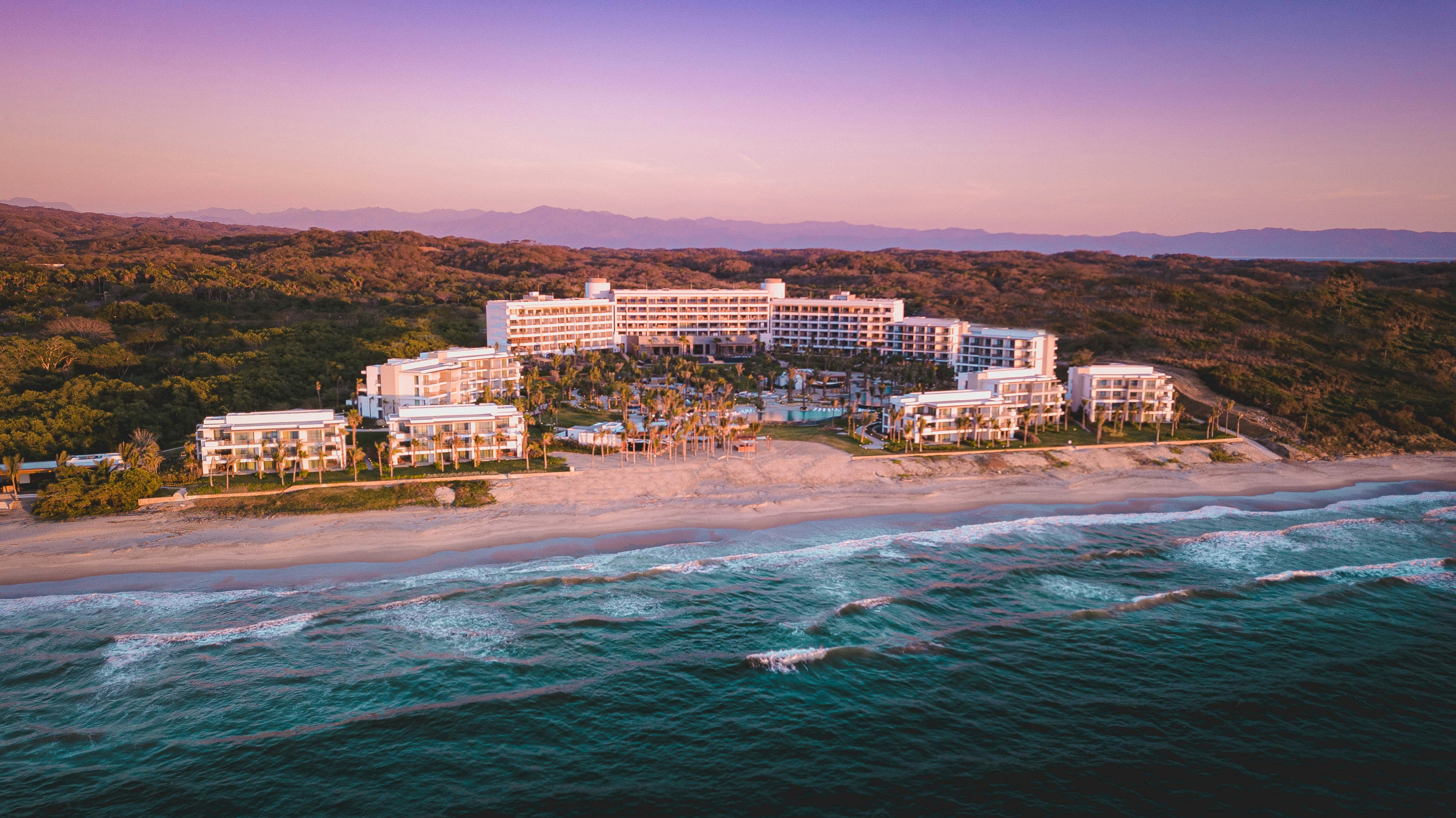 Hilton Reports Q2 Net Income of $482M, Opens Over 200 Hotels, Launches New Graduate Brand for Universities