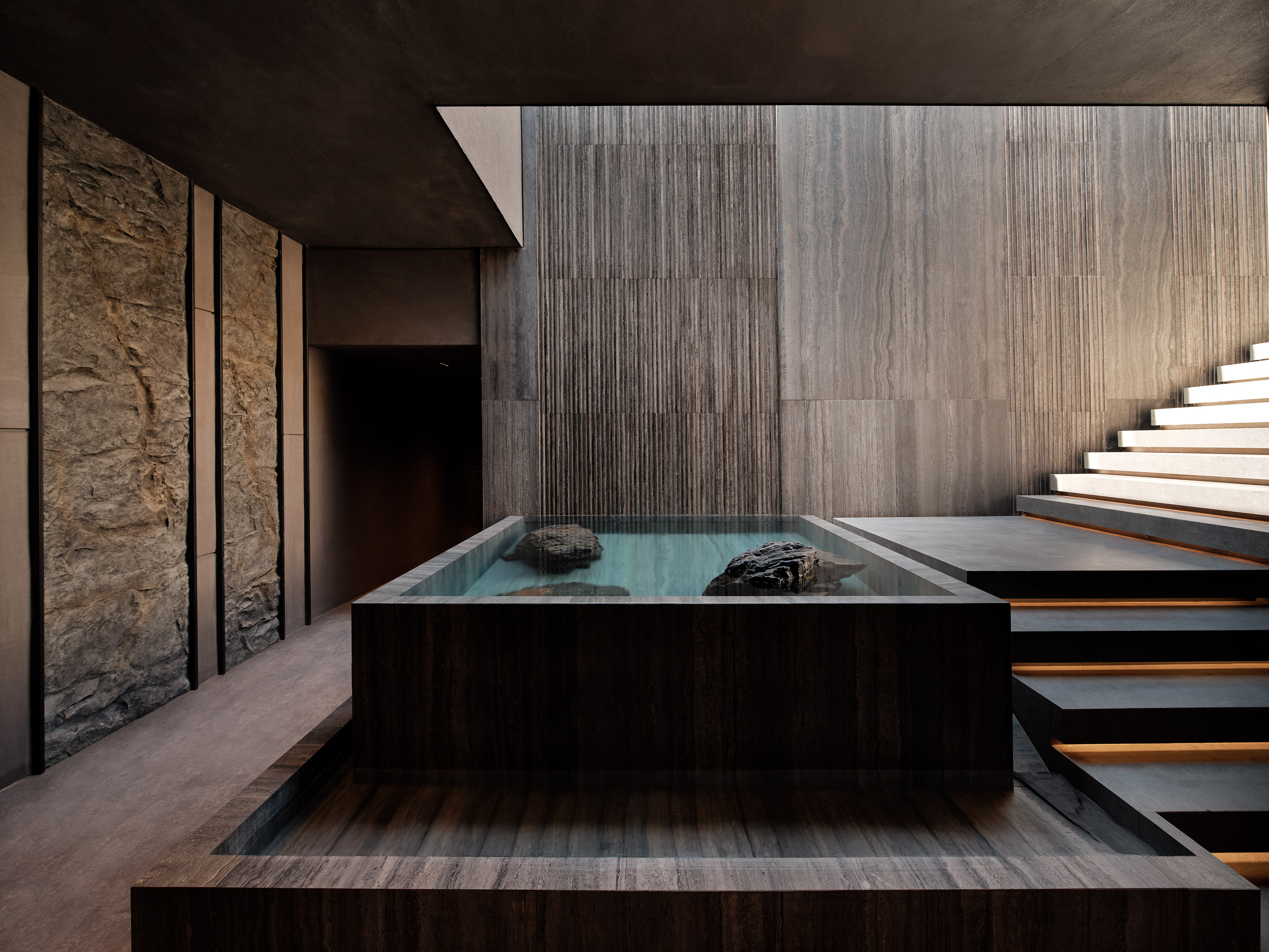Eéso by Nema Design Hotel Opens in Crete, Featuring Suites, Gardens, and Innovative Pool Design