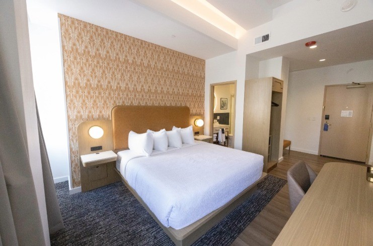 BWH Hotels Opens Aiden Kansas City Downtown, Revitalizing Historic Mutual Building with 84-Room Modern Design