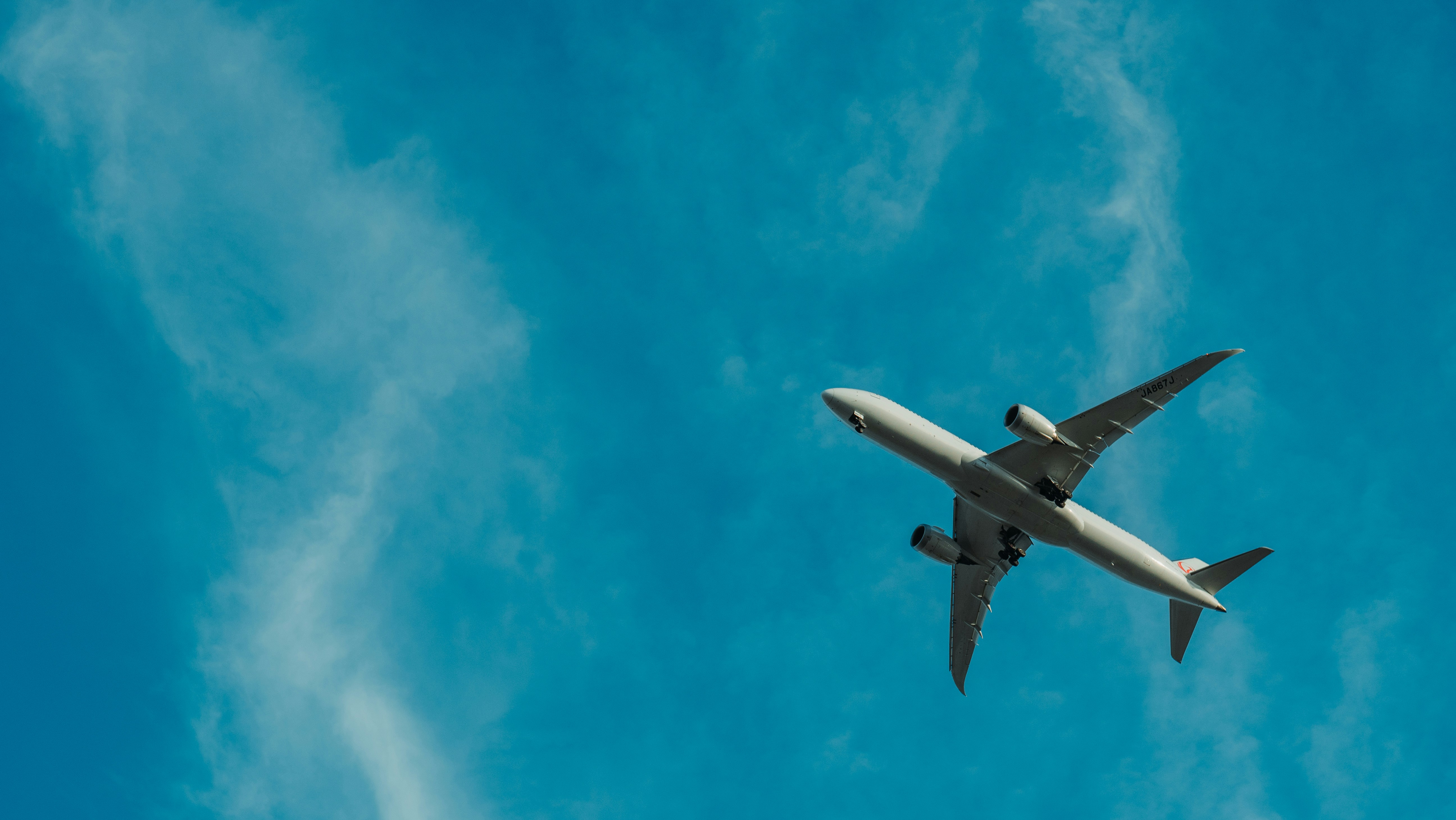 Cathay Pacific and Google AI Trials Achieve 40% Reduction in Warming Impact of Aircraft Contrails Over 80 Flights