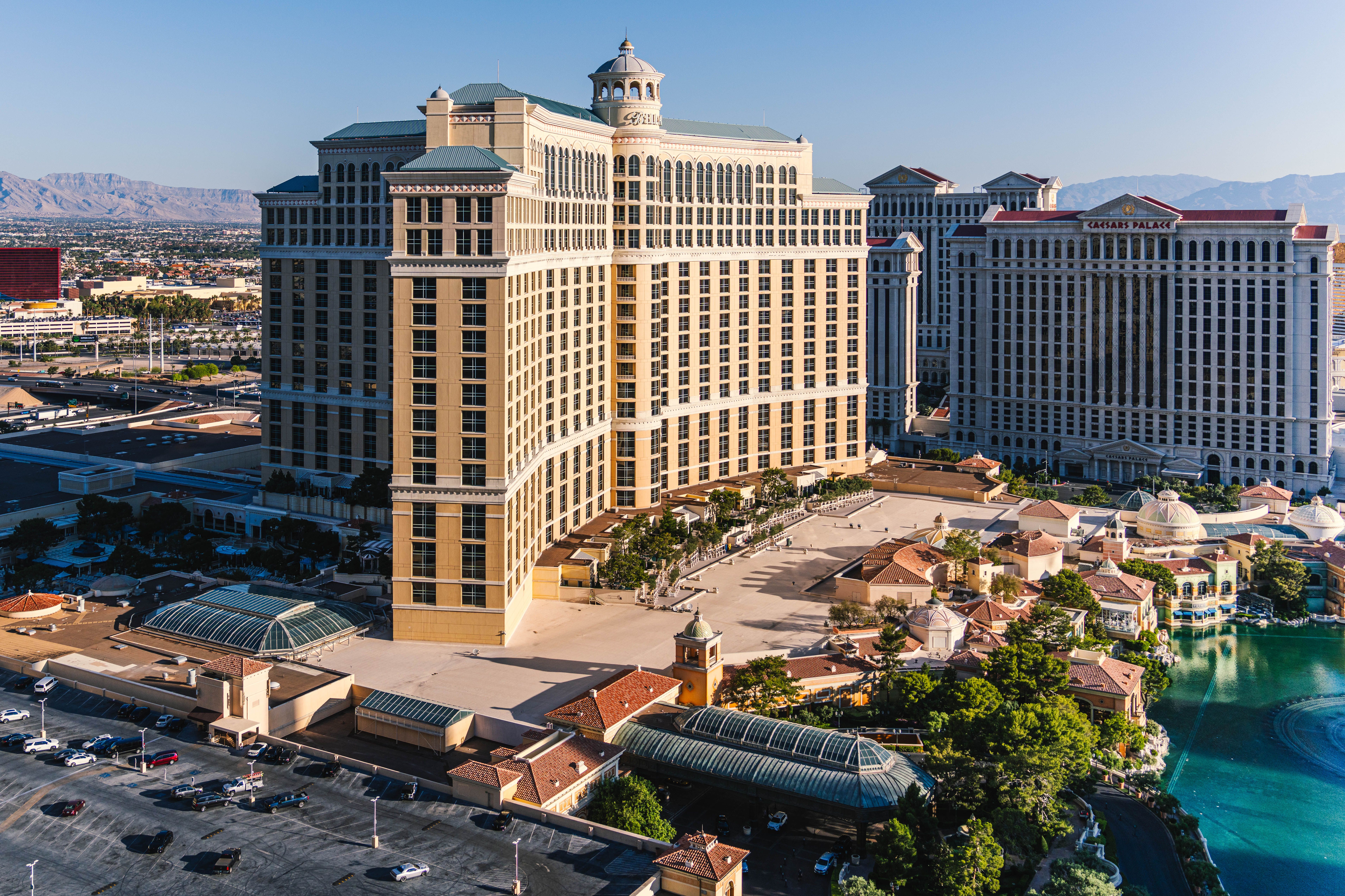 AI Alters Hotel Distribution as Corporate Booking Tools Modify Listings Independently; U.S. RevPAR Forecast Raised to 5.1% for 2026