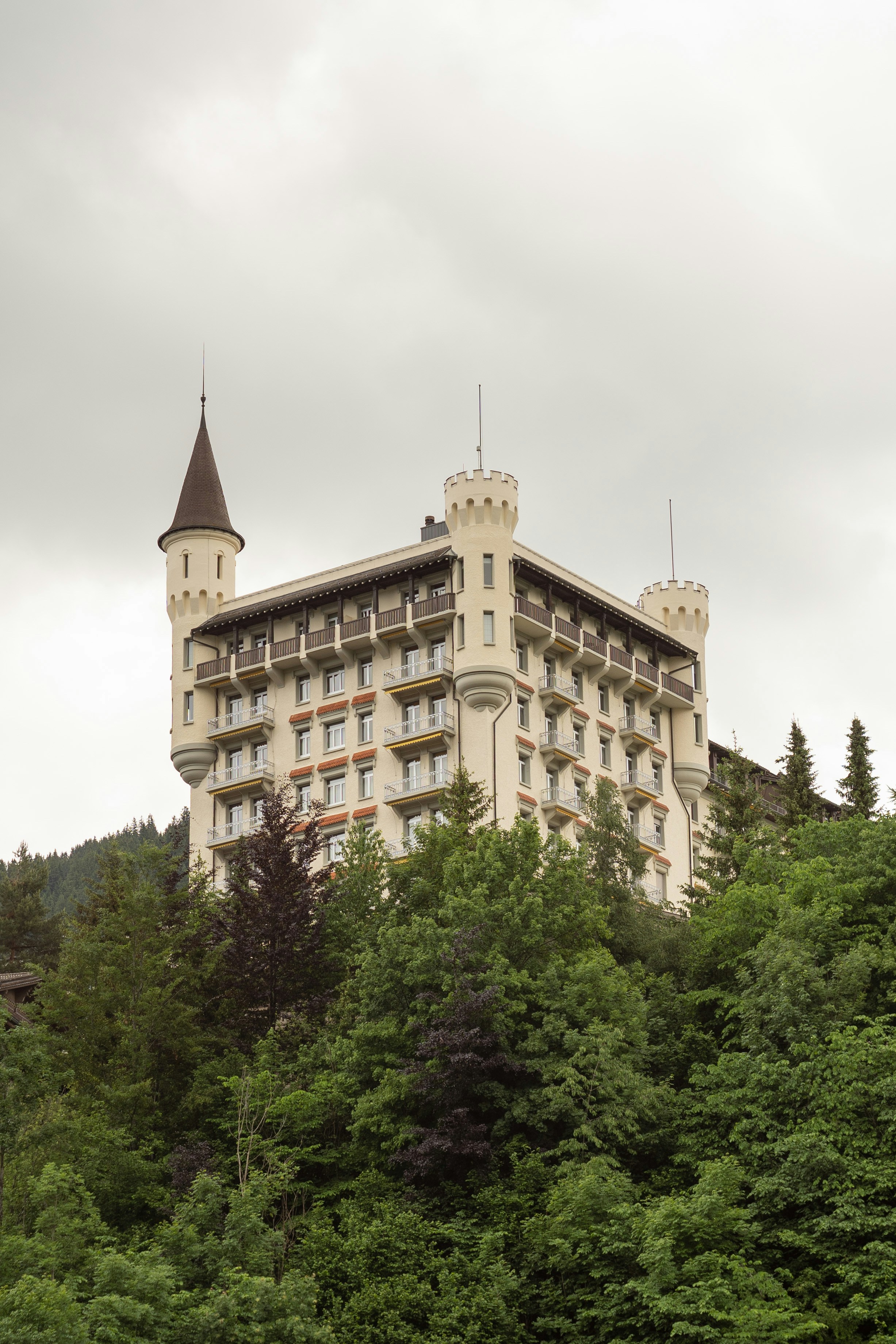 Gstaad Palace Partners with dailypoint to Enhance CRM and Data Management in Luxury Hospitality Sector