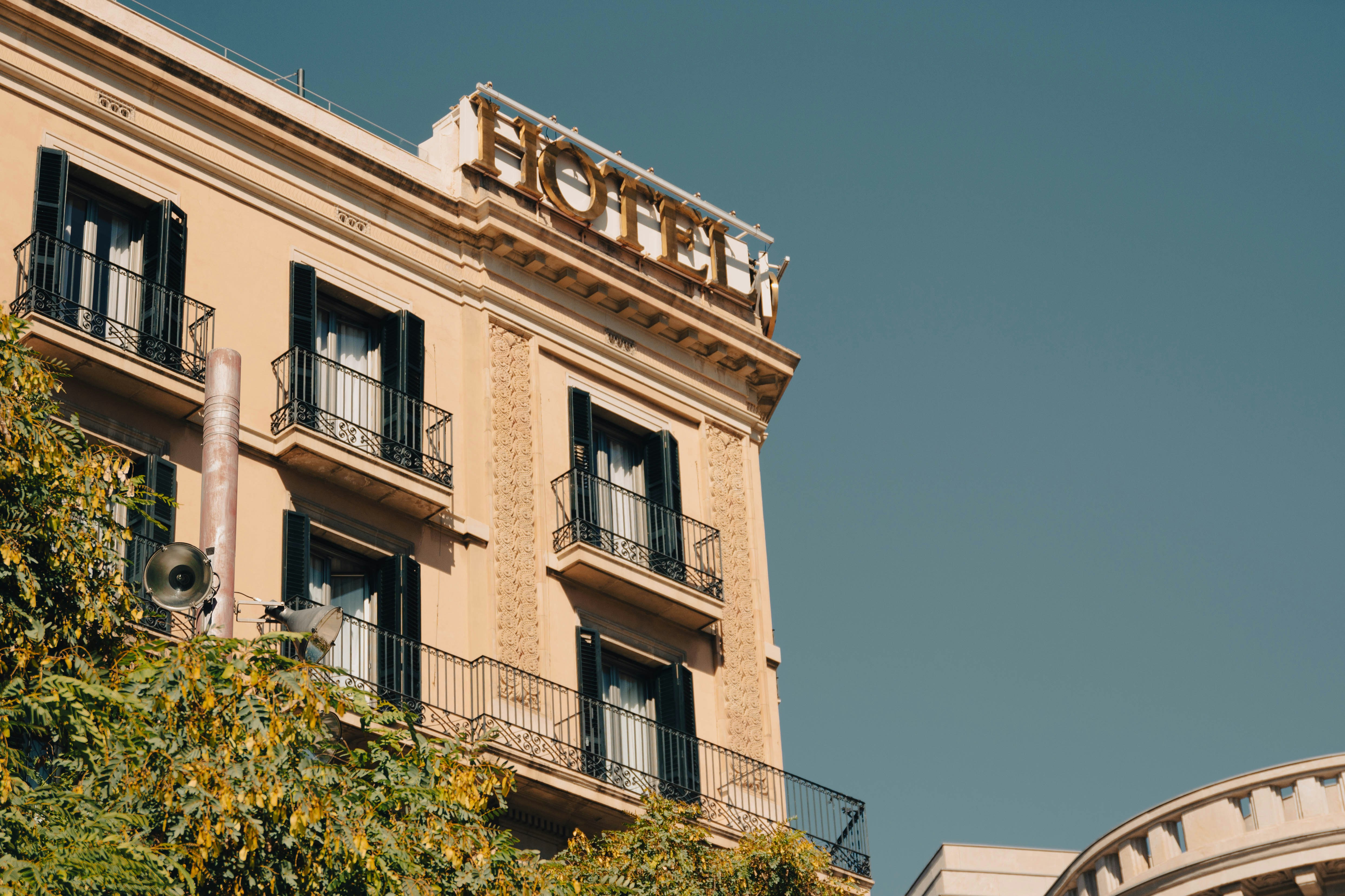 Sale and Leaseback Model in Hospitality Gains Traction, Offering Investment Opportunities and Operational Challenges