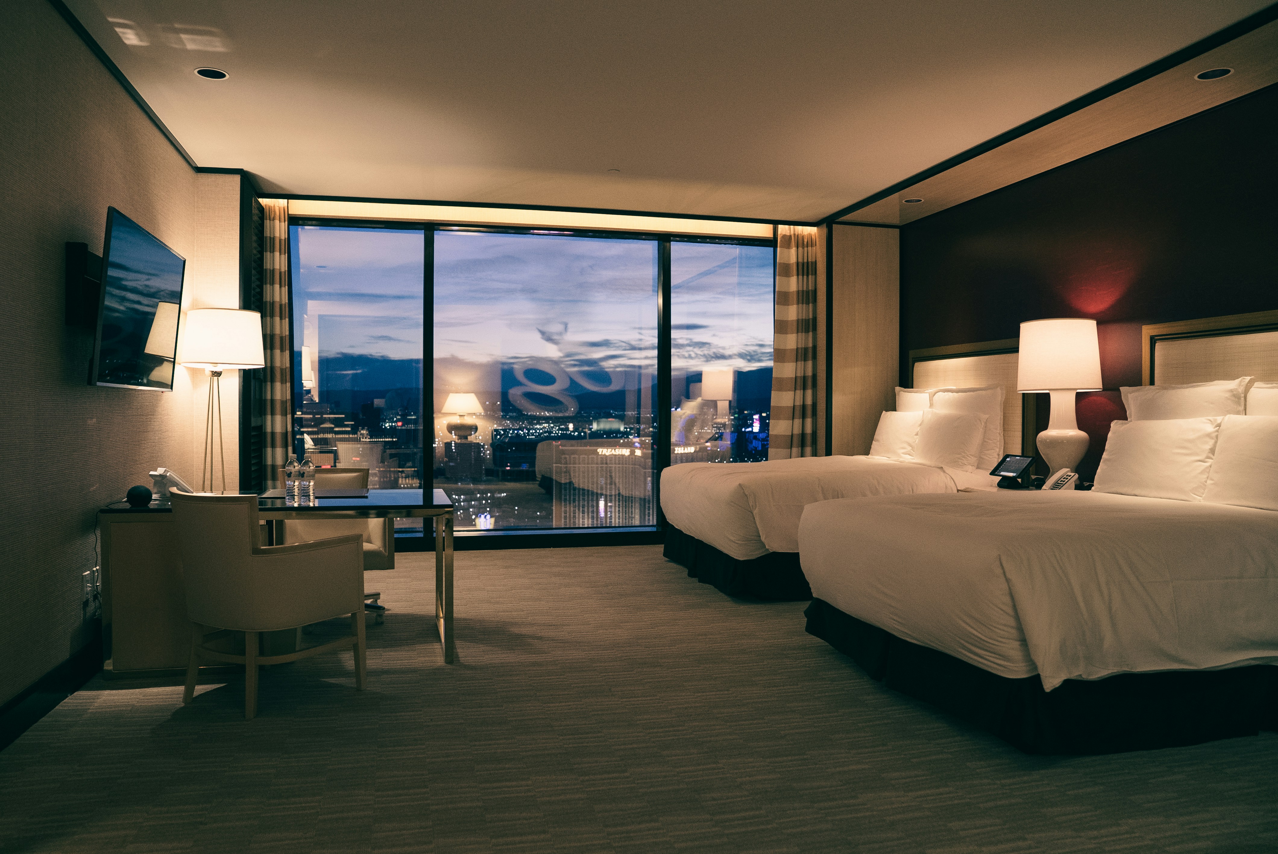 ChatGPT and Google Prioritize OTA Prices, Impacting Independent Hotels' Visibility and Pricing Control