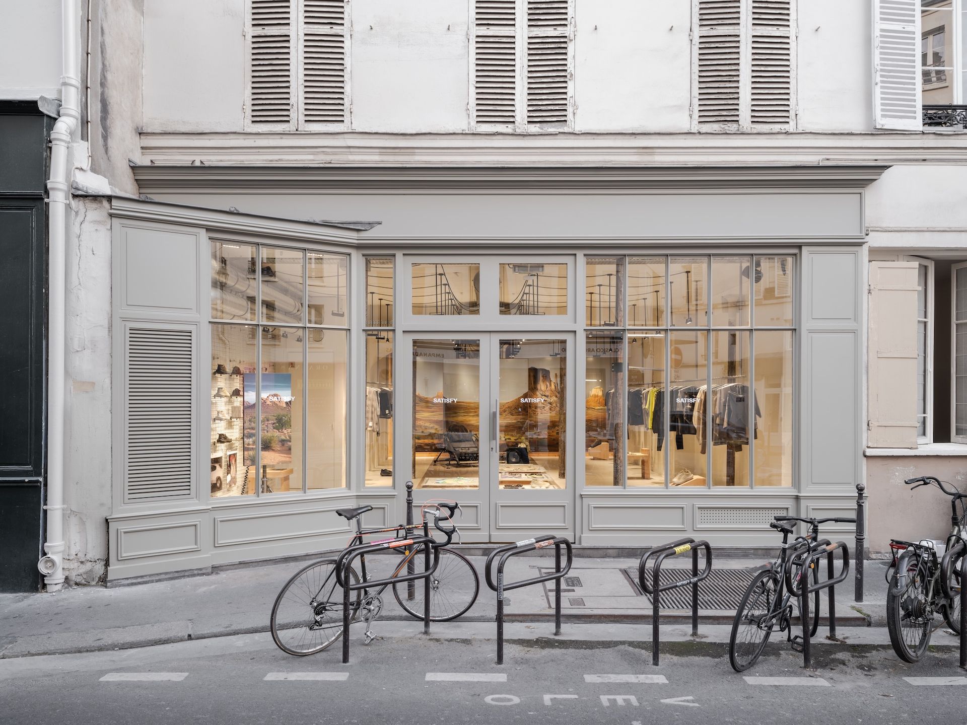 Paris-based Satisfy Running Opens First Physical Store in Marais District, Featuring Unique Design and Coffee Bar