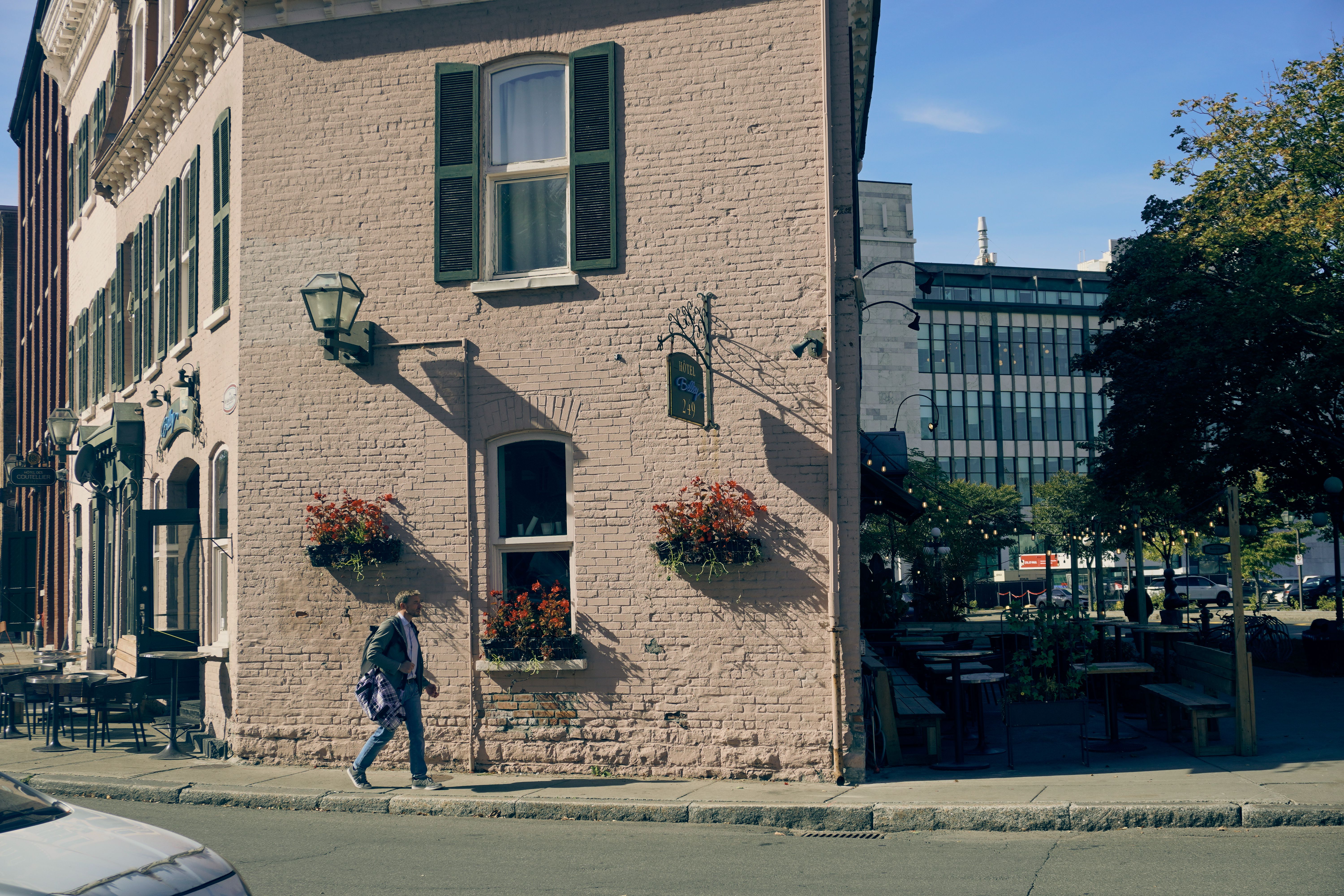 Pembroke Inn Saves $72,000 Annually by Leaving Franchise, Adopts Cloudbeds for Integrated Management in Toronto.