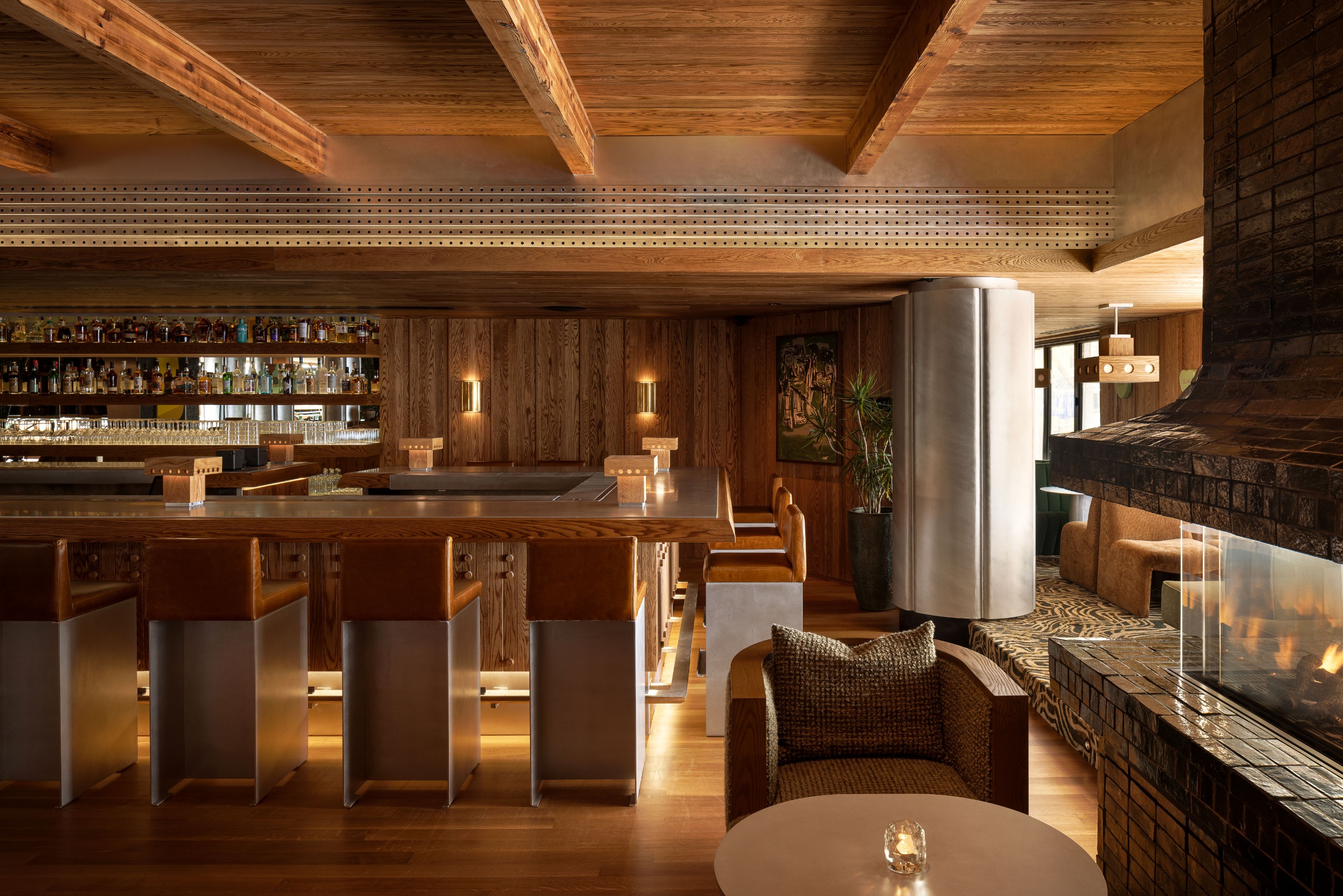 Block Hospitality Opens Stable Palms Club in Calgary, Transforming Former Irish Pub into Midcentury Californian-Style Restaurant