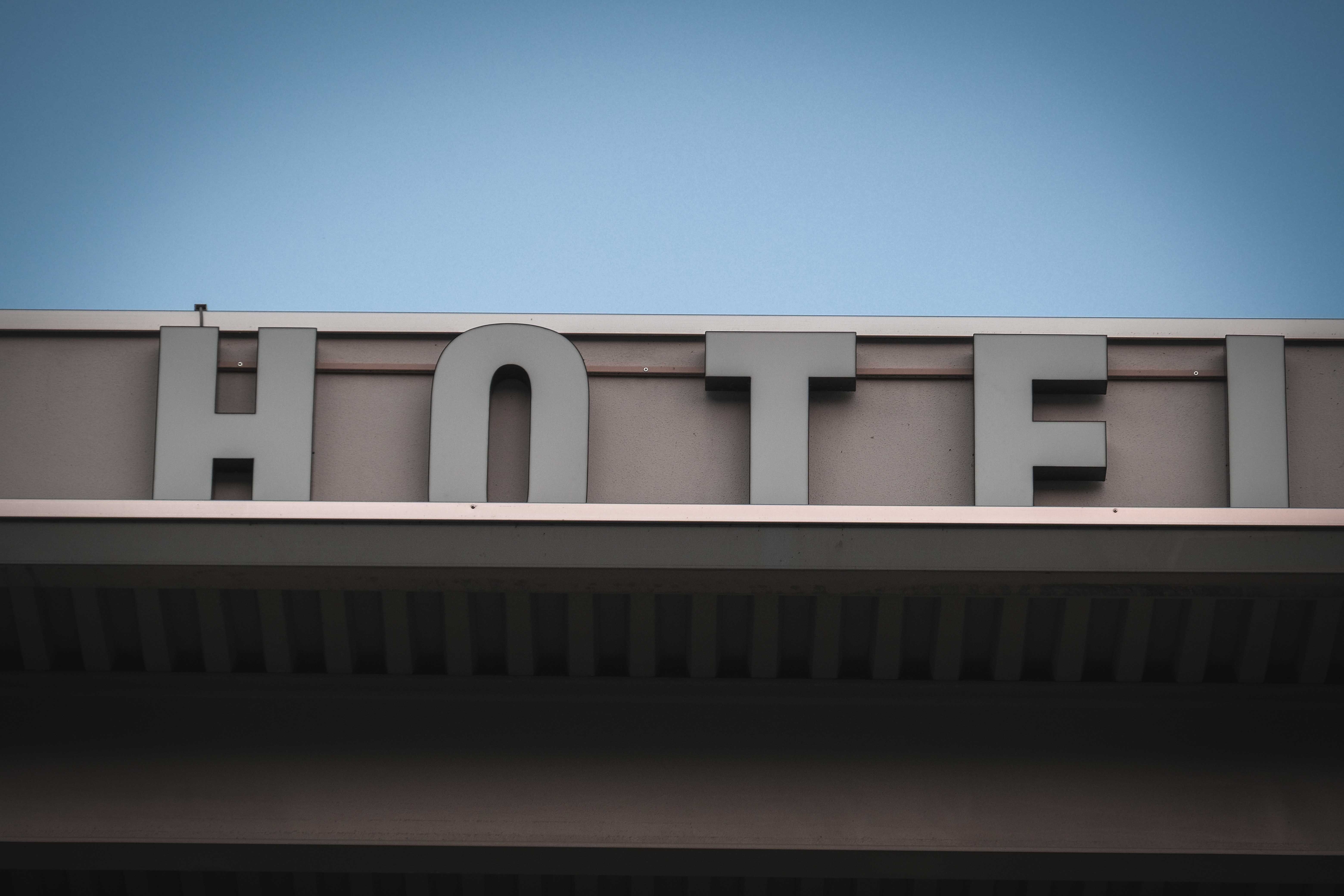 AI Tools Boost Independent Hotel Visibility But Fail to Convert Bookings, Routing Guests Back to OTAs