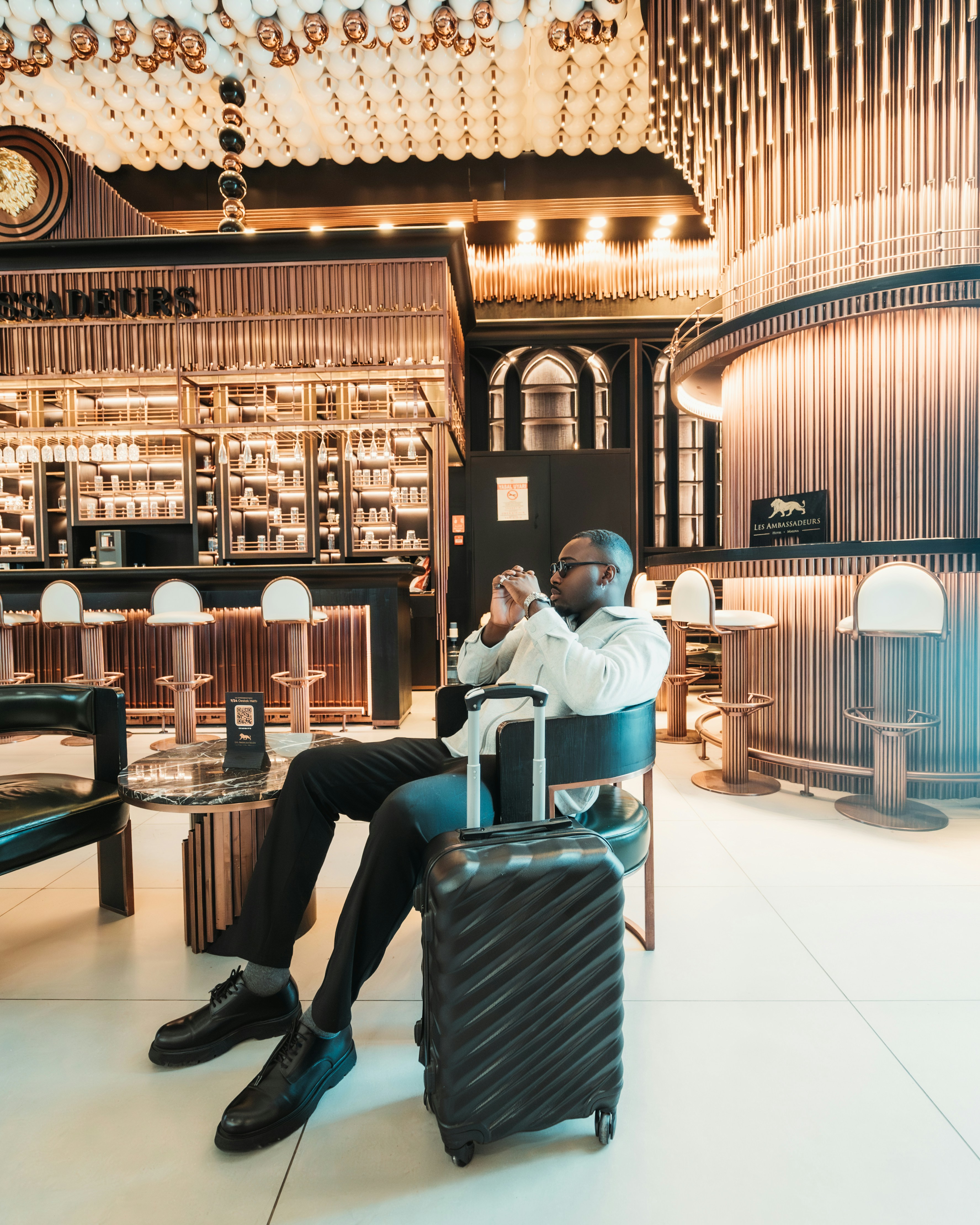 beyond-the-minibar-reimagining-hotel-service-for-the-modern-business-traveler - 10 Minutes News for Hoteliers