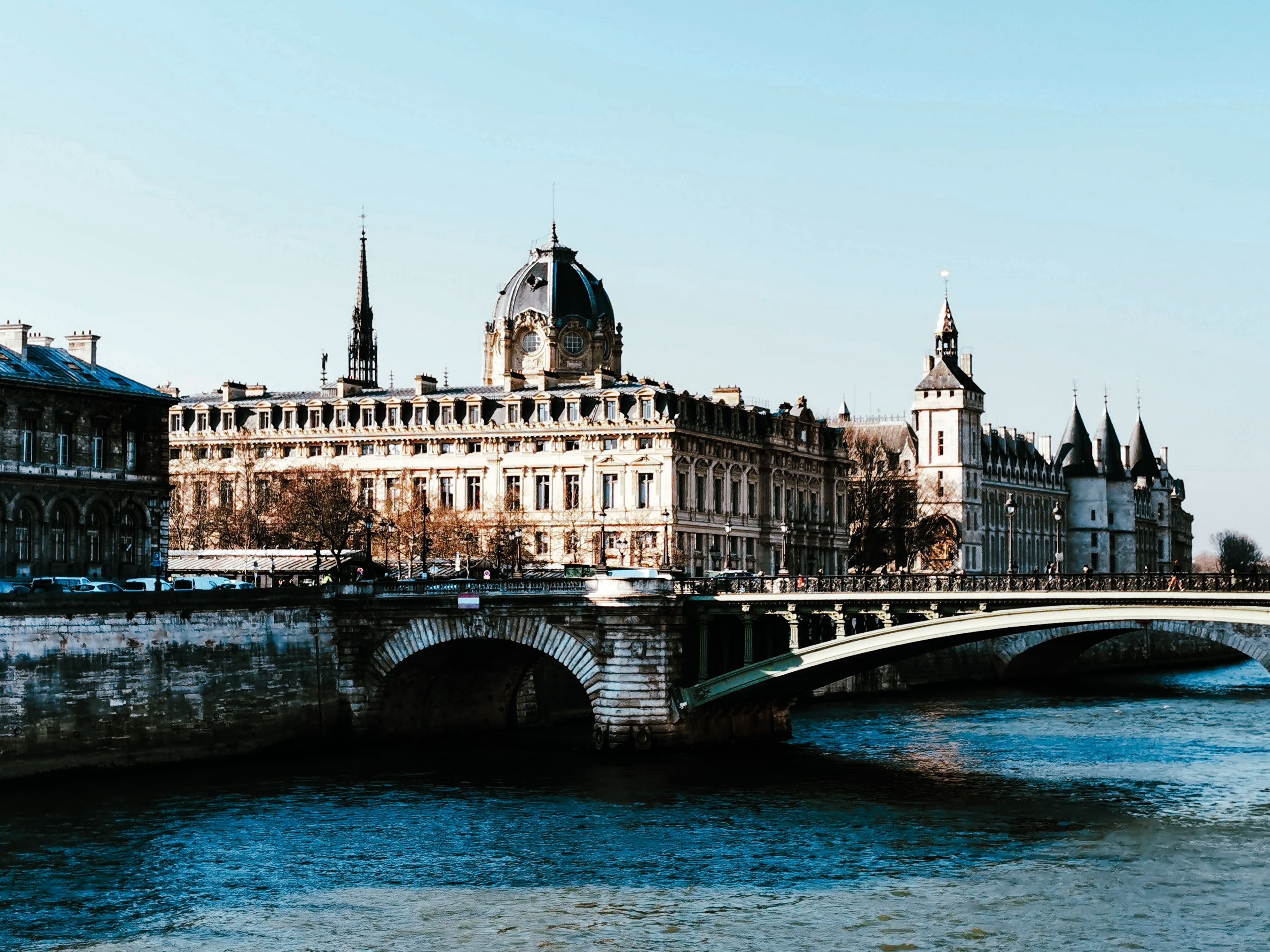 Bpifrance Launches La French Expérience with Purple Rooster, Aims to Unite 1,000 Leaders by 2030