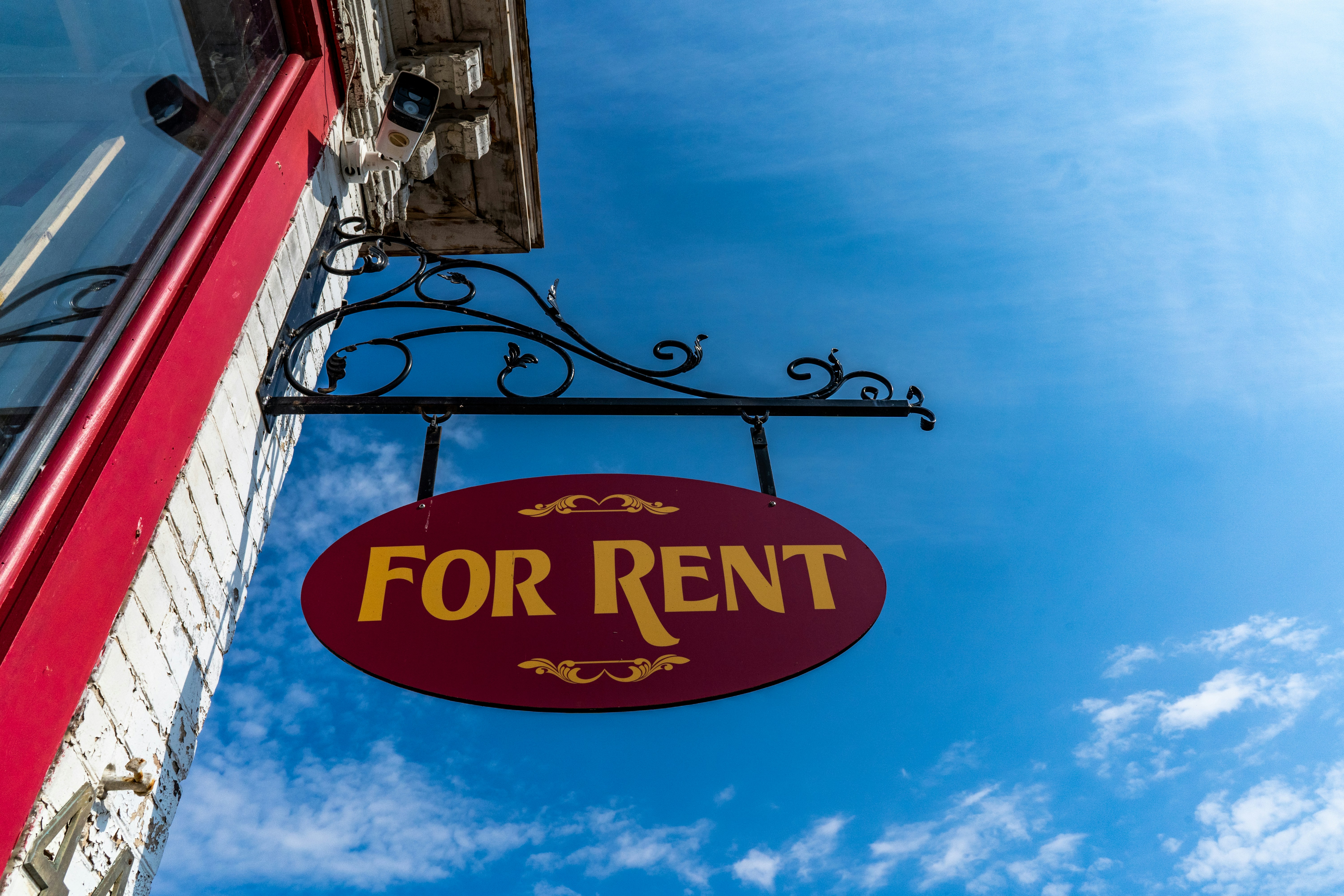 Hotels and Vacation Rentals Compete as 45% of Travelers Consider Both Options Before Booking, Study Shows